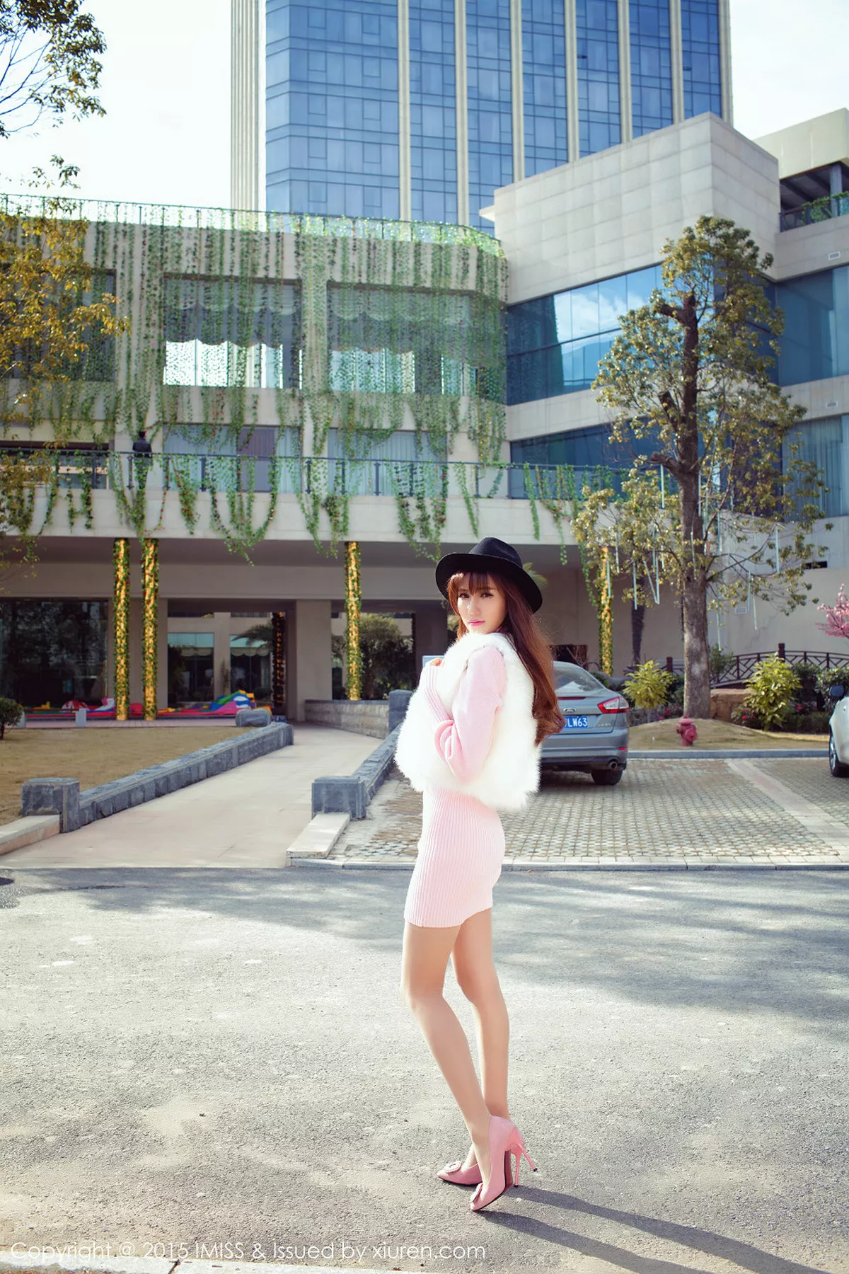 秀人集.com_[IMISS爱蜜社]Vol.011_气质嫩模Sandy陈天扬宾馆里换装越来越性感写真51P