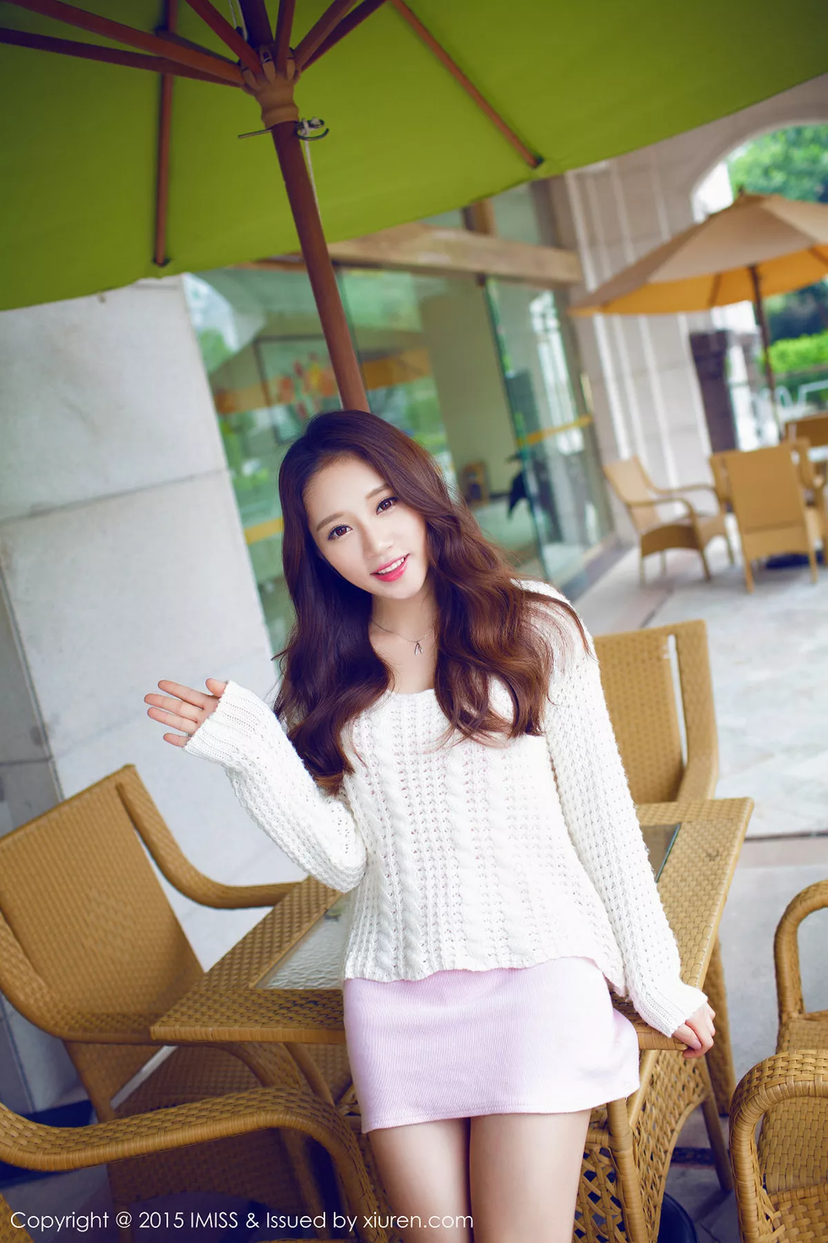 秀人集.com_[IMISS爱蜜社]Vol.015_嫩模小丽莎萌萌哒粉红内衣迷人美胸娇艳性感写真50P