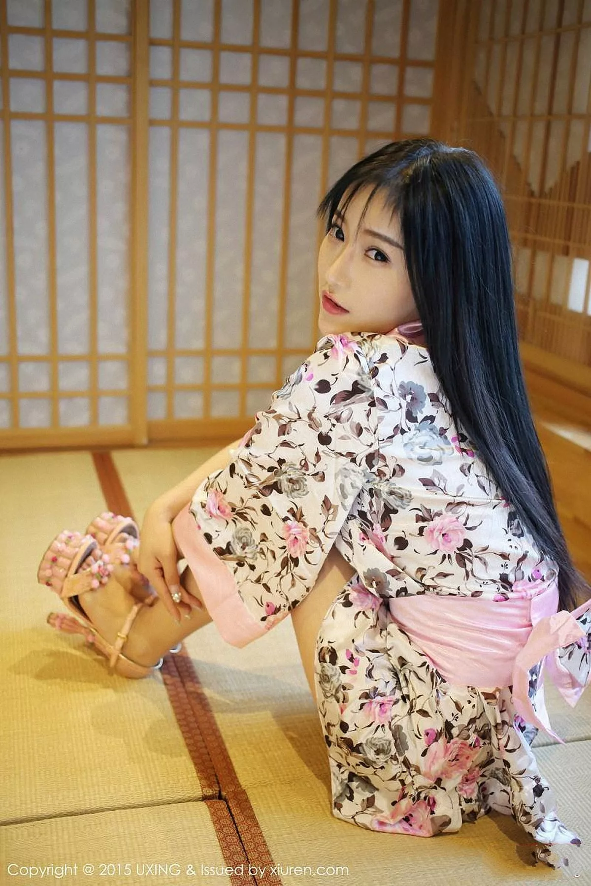 秀人集.com_[UXING优星馆]Vol.002_校花美女杨上萱北京旅拍私房内衣豪乳性感写真65P