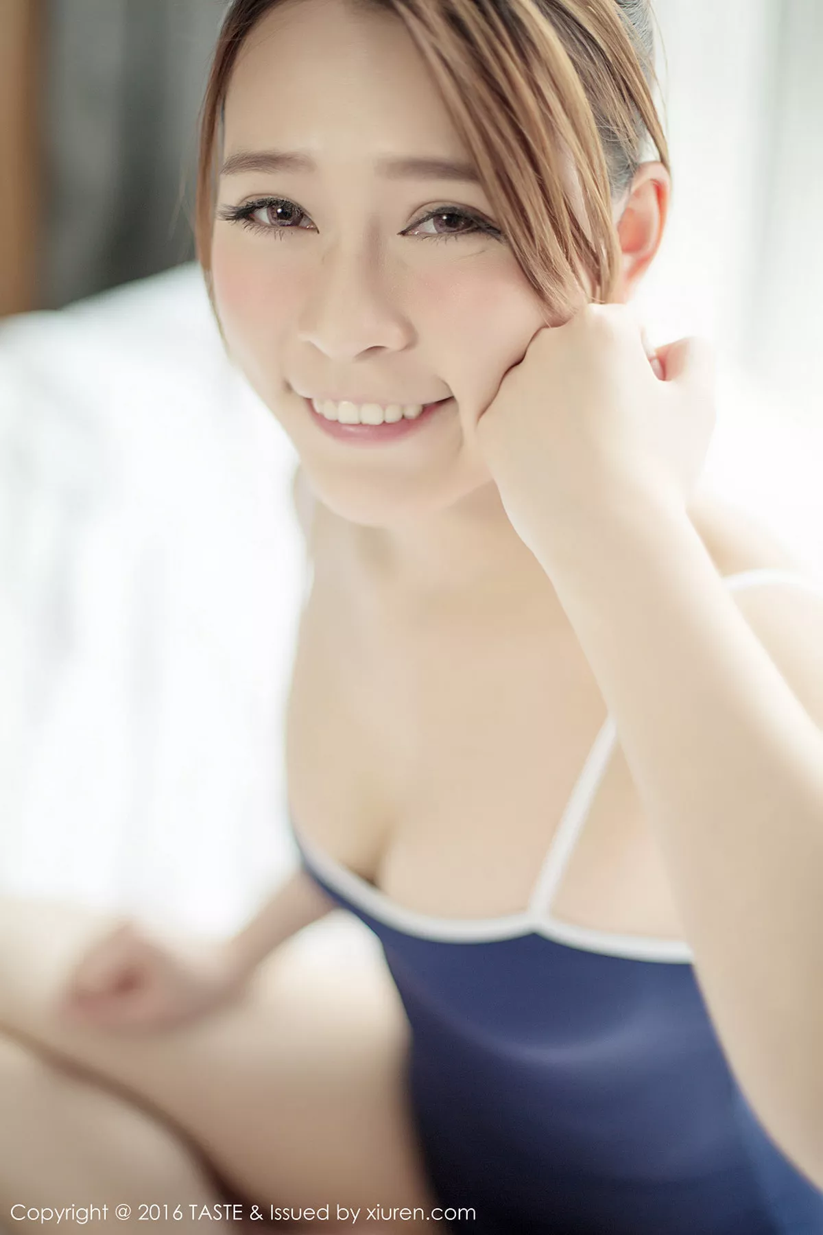 秀人集.com_[Taste顽味生活]Vol.009_清纯美女Carol酱居家大床黑色死库水秀完美身材写真88P