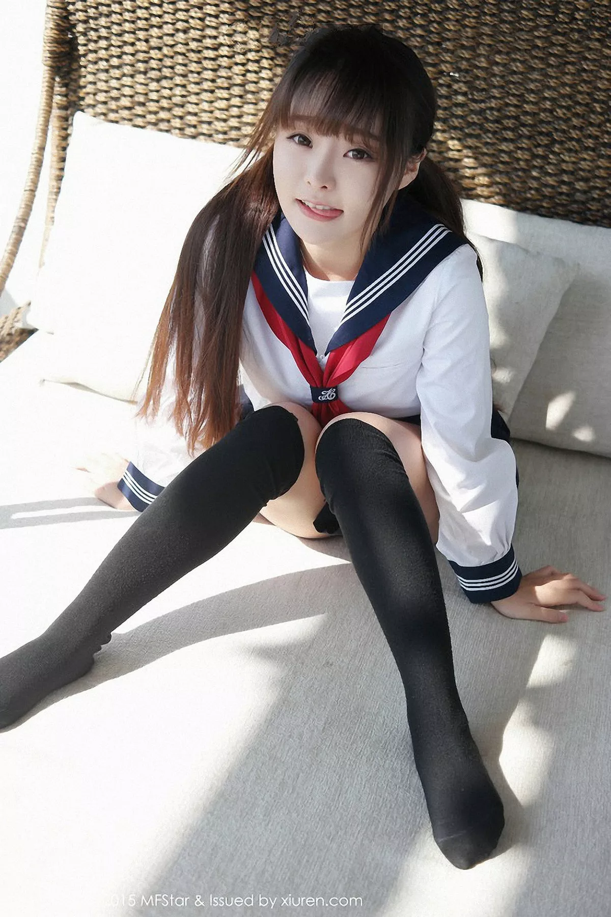 秀人集.com_[MFStar模范学院]Vol.002_嫩模柳侑绮Sevenbaby性感学生制服黑丝美腿写真51P