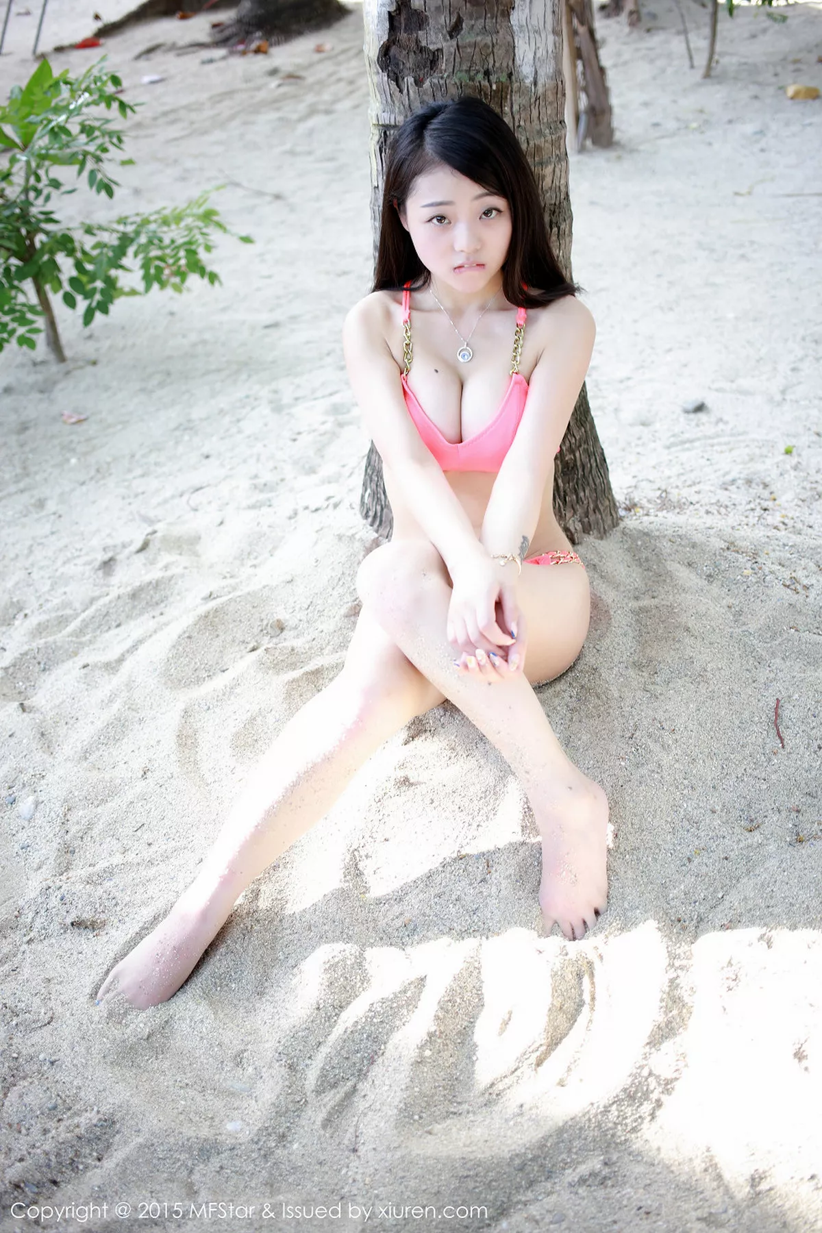 秀人集.com_[MFStar模范学院]Vol.014_嫩模佘贝拉bella长滩旅拍粉红比基尼秀完美身材50P