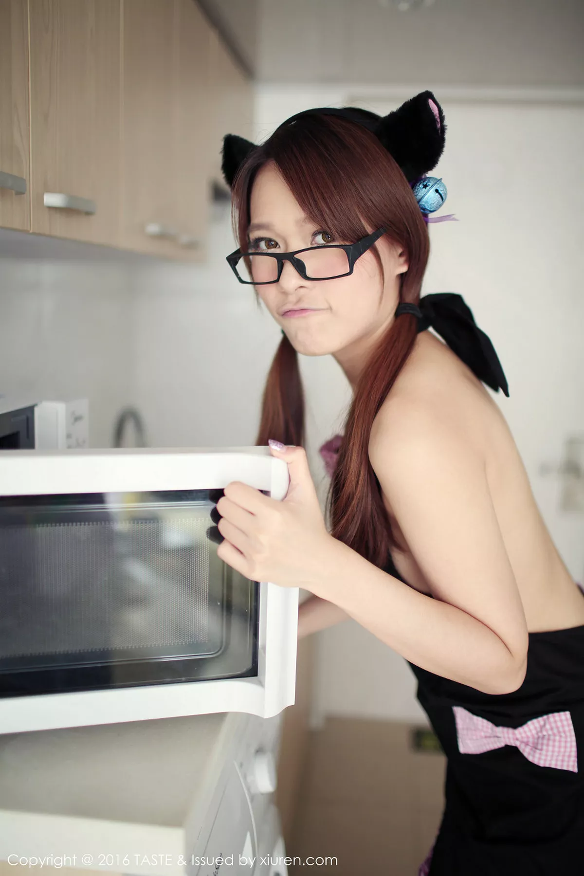 秀人集.com_[Taste顽味生活]Vol.005_嫩模Carol酱性感兔女郎黑色女仆装居家写真61P