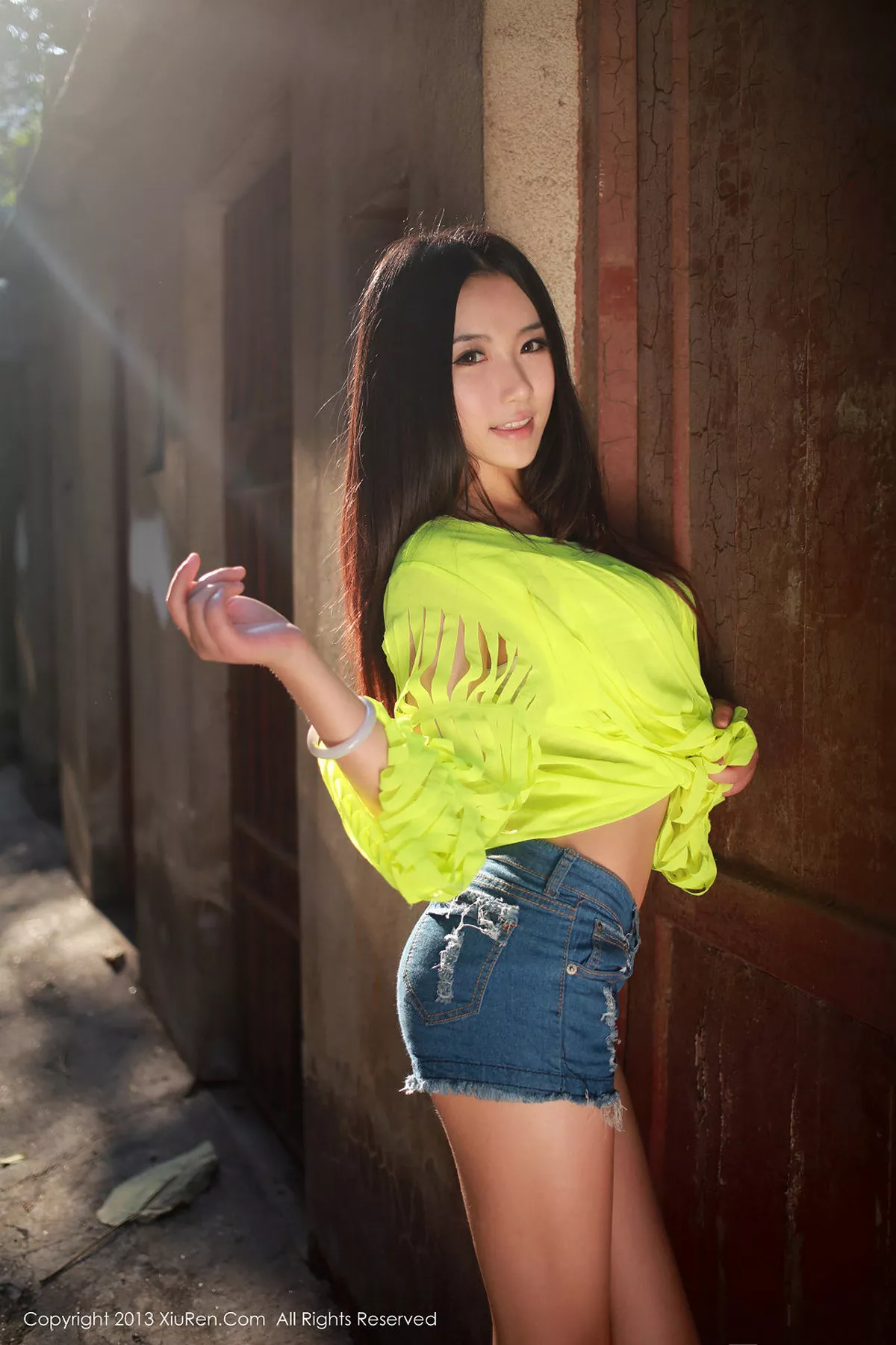 秀人集.com_[XiuRen秀人网]No.017_美媛女神MOON嘉依居家私房超级豪乳诱惑写真80P