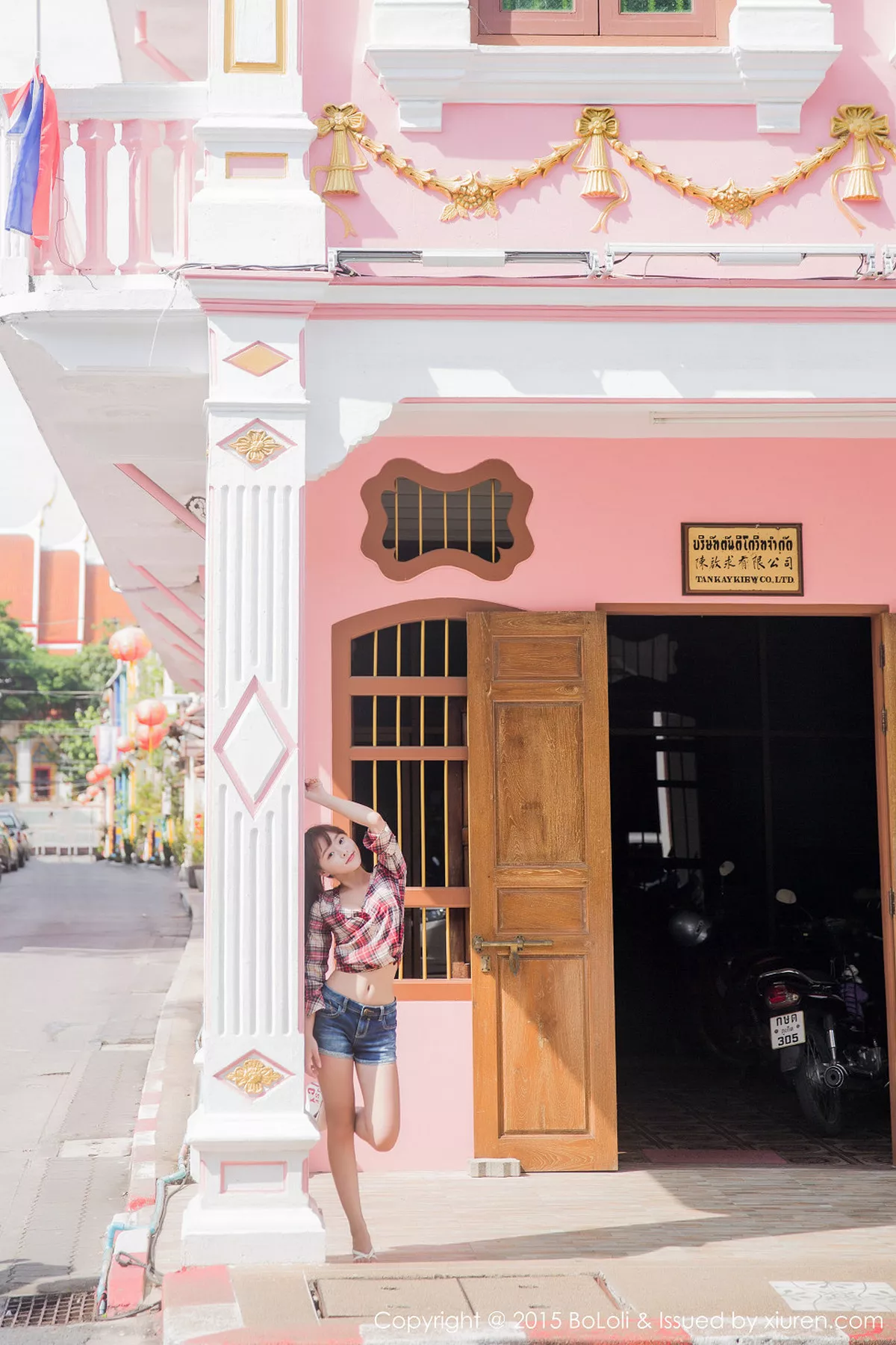 秀人集.com_[BoLoli波萝社]Vol.001_嫩模柳侑绮sevenbaby童颜巨乳性感系列生活写真秀94P