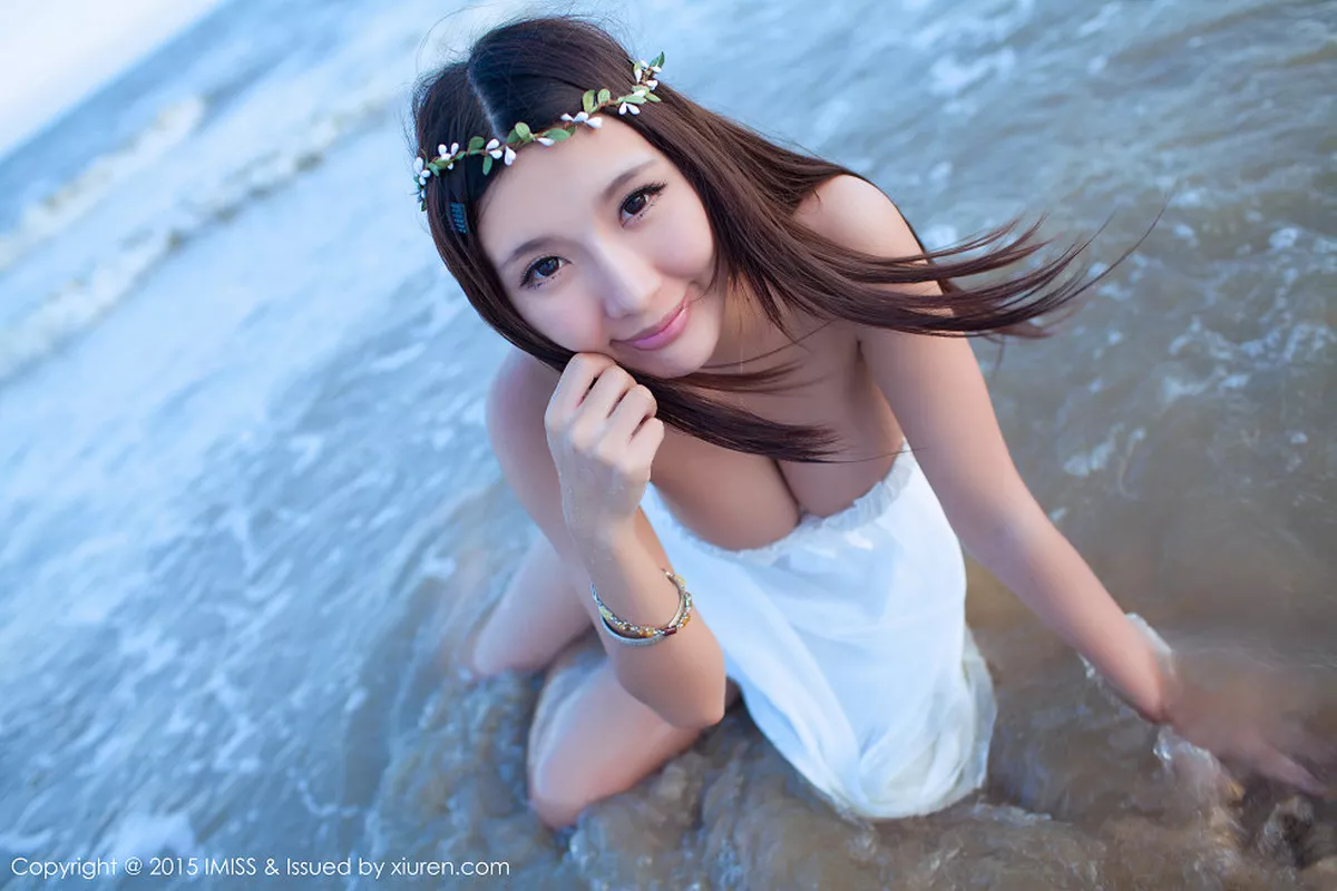 秀人集.com_[IMISS爱蜜社]Vol.001_嫩模晓茜sunny掀真空上衣抚摸双峰爆乳诱惑写真71P