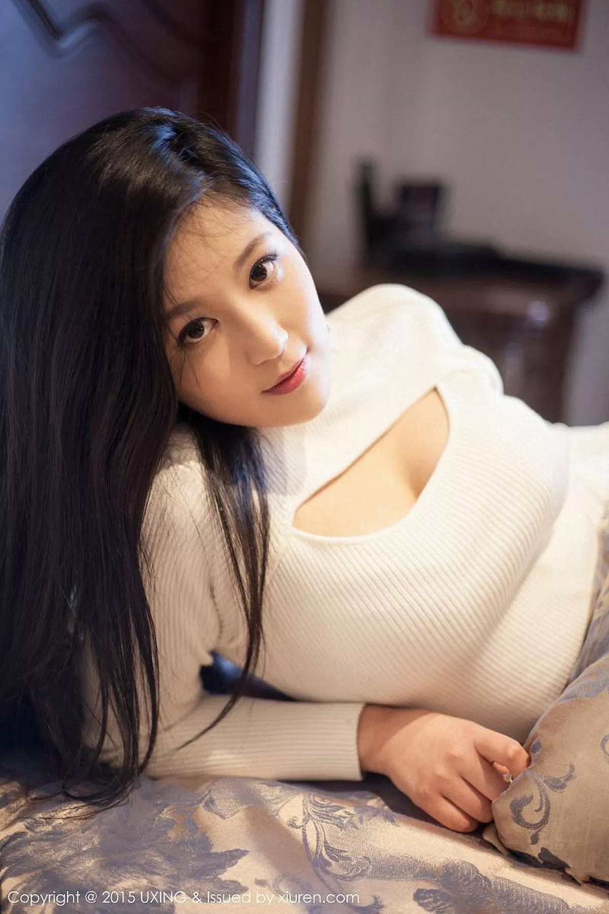 秀人集.com_[UXING优星馆]Vol.006_嫩模莲漪lenne红色内裤性感翘臀低胸内衣秀豪乳55P