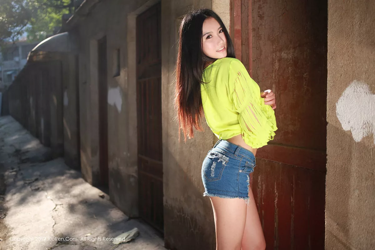 秀人集.com_[XiuRen秀人网]No.017_美媛女神MOON嘉依居家私房超级豪乳诱惑写真80P