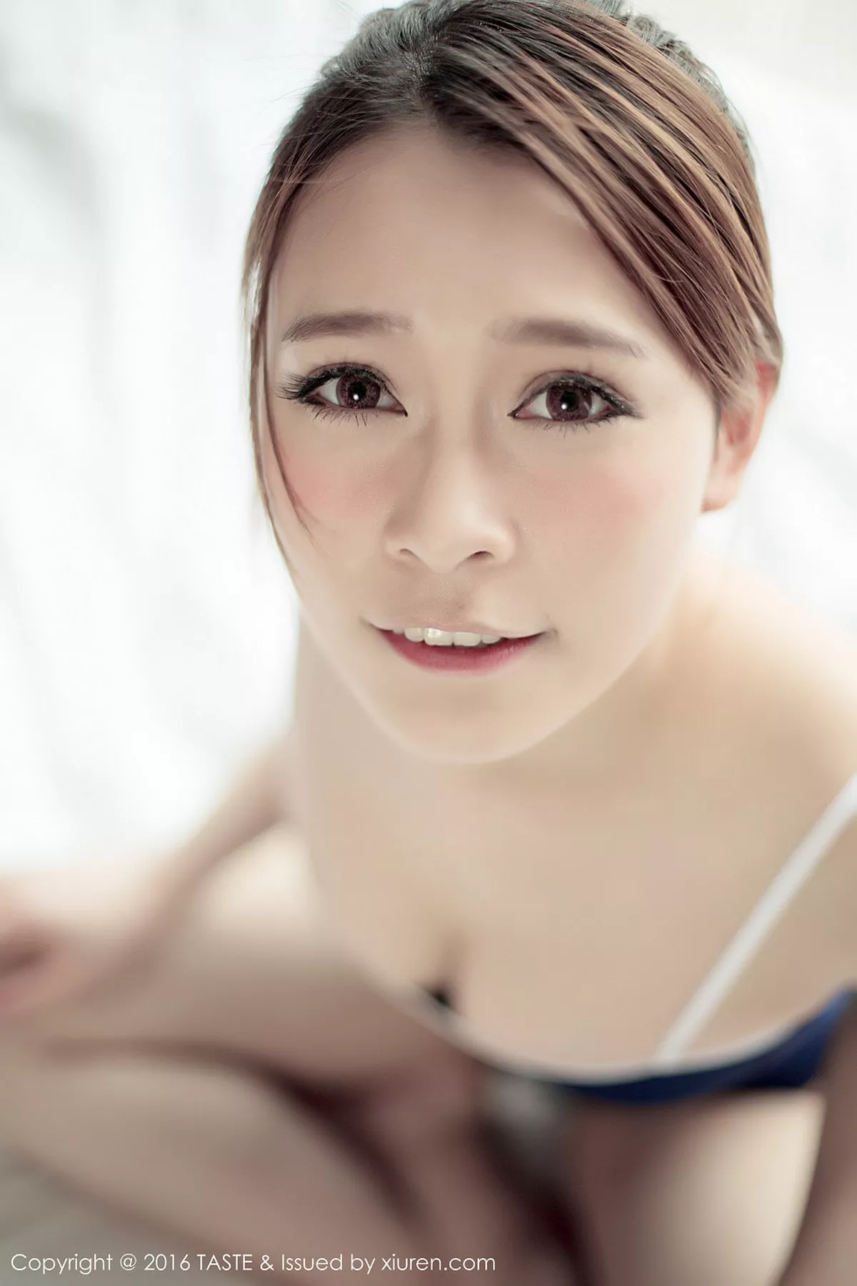 秀人集.com_[Taste顽味生活]Vol.009_清纯美女Carol酱居家大床黑色死库水秀完美身材写真88P