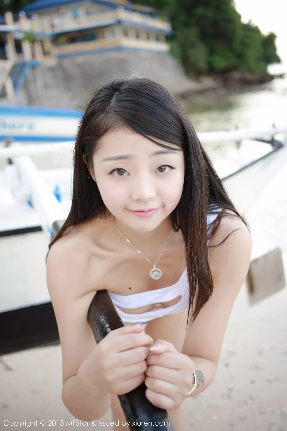 秀人集.com_[MFStar模范学院]Vol.016_嫩模佘贝拉bella长滩旅拍沙滩边性感比基尼写真50P