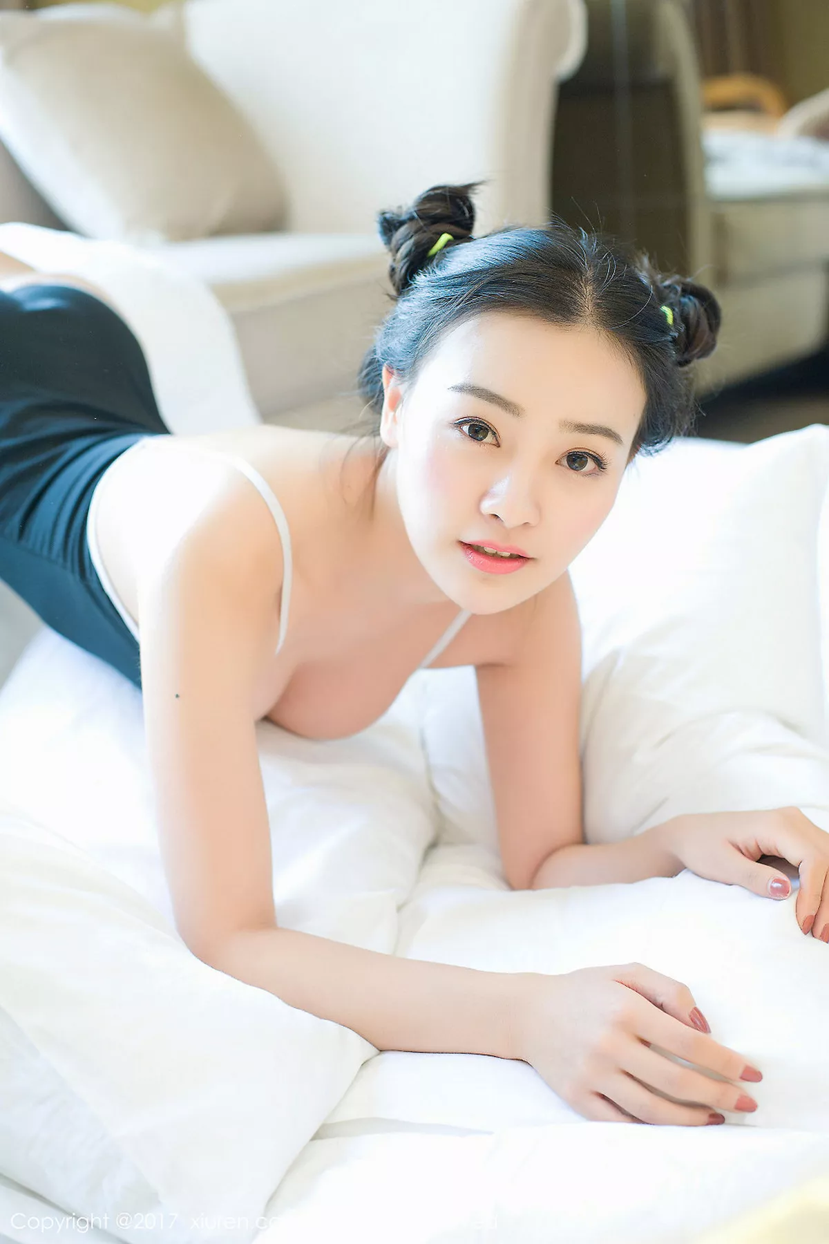 秀人集.com_[XiuRen秀人网]No.684_嫩模芈琳娜居家蓝色低胸体操服秀美胸白色死库水性感写真62P