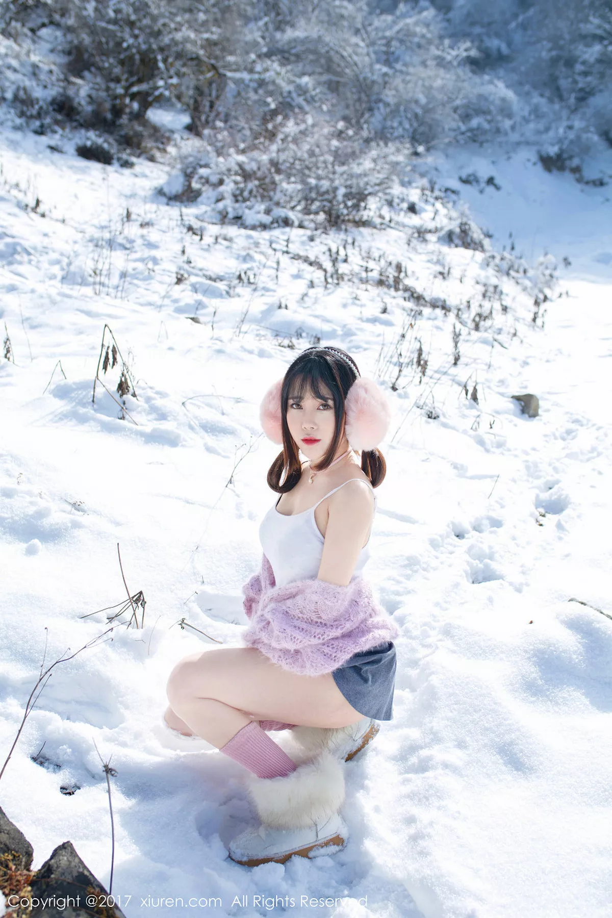 秀人集.com_[XiuRen秀人网]No.720_嫩模兜豆靓Youlina冰天雪地里黑色蕾丝内裤冰冷诱惑写真51P