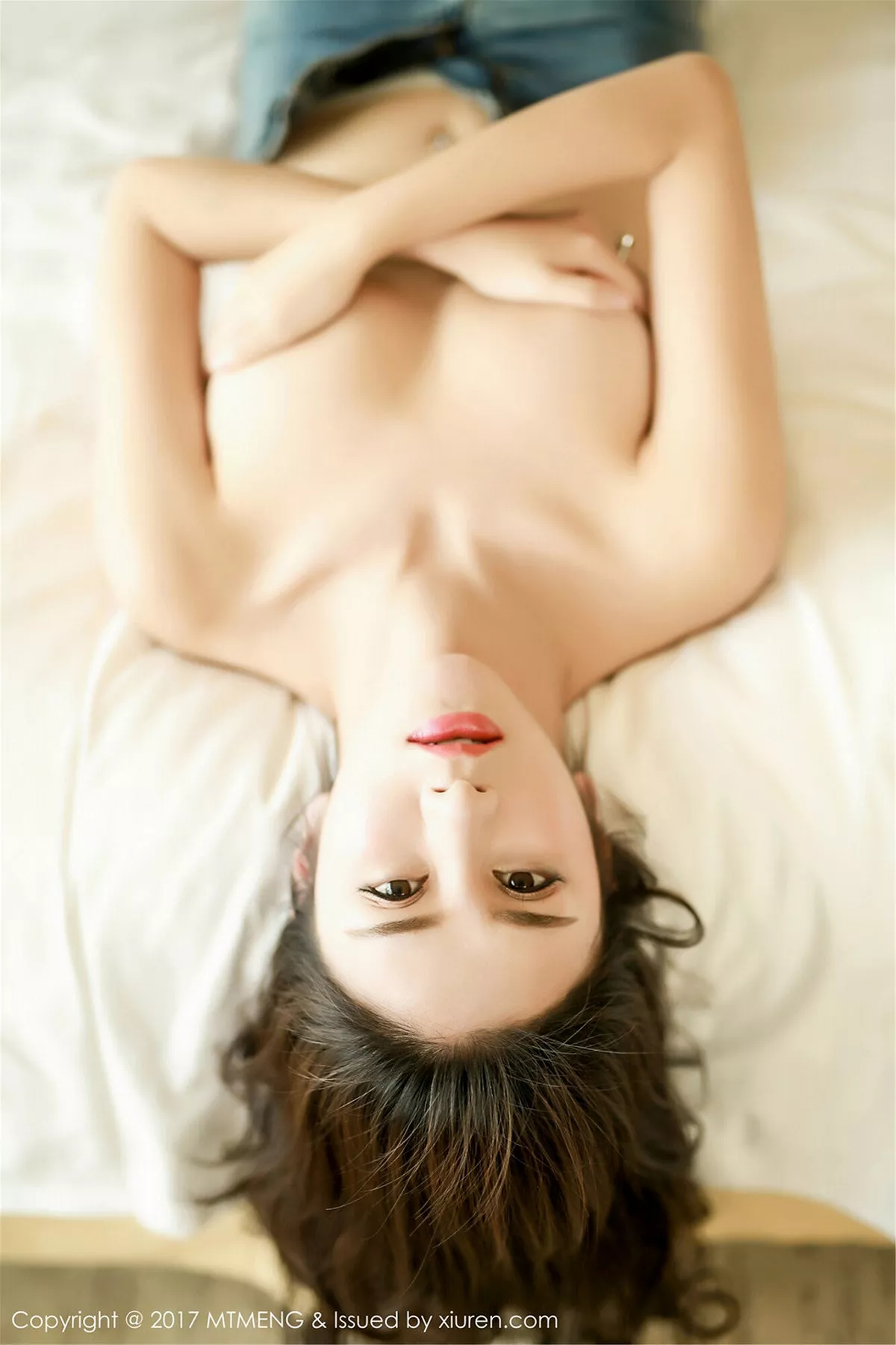 秀人集.com_[MTMeng模特联盟]Vol.001_嫩模李李七七喜喜真空牛仔套装脱上衣秀白嫩豪乳诱惑写真50P