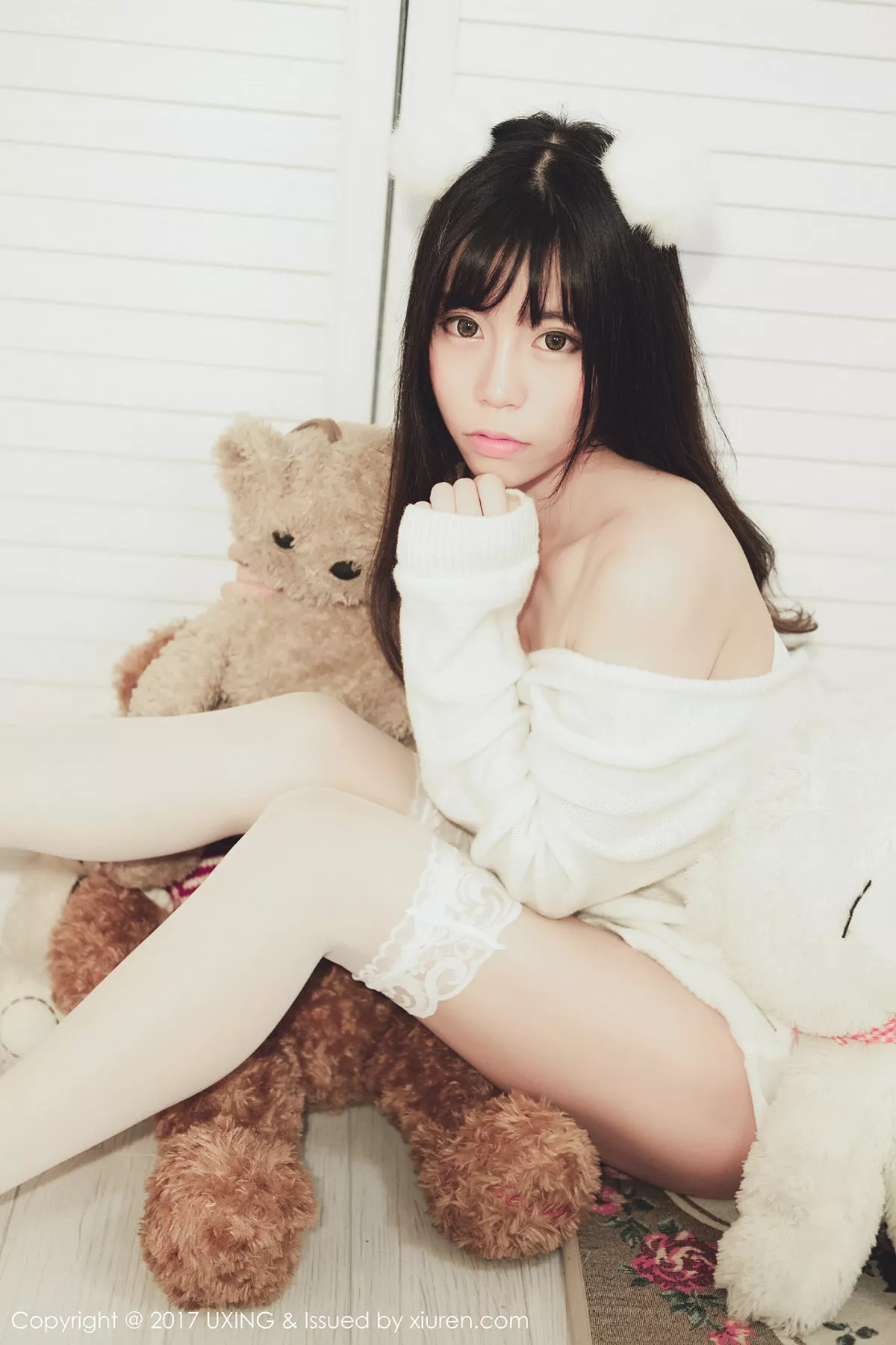 秀人集.com_[UXING优星馆]Vol.048_嫩模Yo酱居家学生装+白色蕾丝袜清爽美萝莉性感写真32P