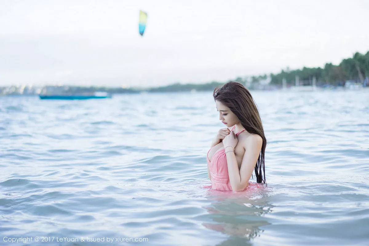 秀人集.com_[LeYuan星乐园]Vol.035_女神杨晨晨sugar海边粉红露背吊带裙真空秀美乳诱惑写真54P