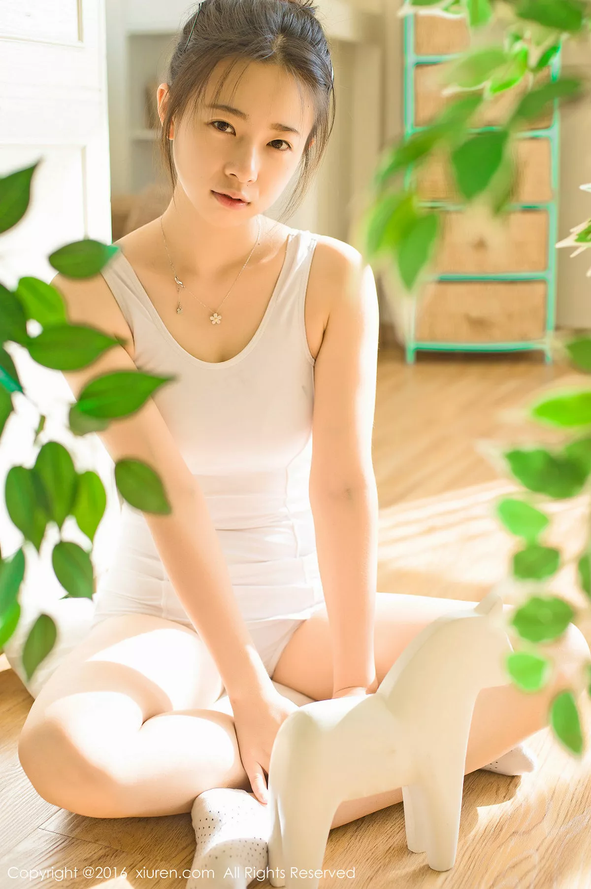 秀人集.com_[XiuRen秀人网]No.641_嫩模草莓zz智齿美少女白色日系死库水秀傲人巨乳写真64P