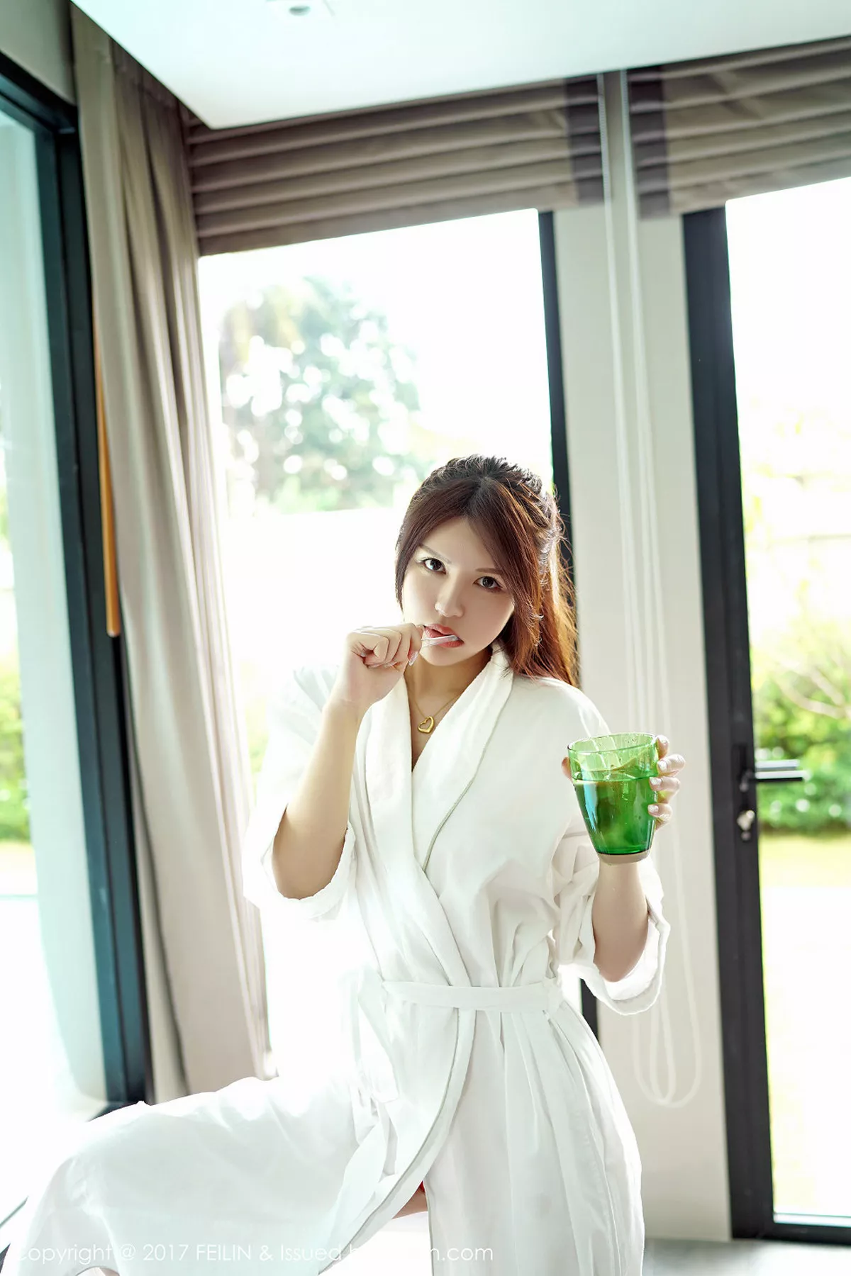 秀人集.com_[FeiLin嗲囡囡]Vol.085_新人嫩模PaPa妈咪泰国旅拍红色比基尼秀完美身材火辣写真31P