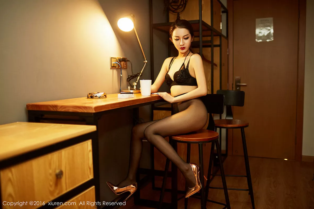 秀人集.com_[XiuRen秀人网]No.655_嫩模Sugar梁莹居家私房暖黄灯光下情趣SM极致诱惑写真67P