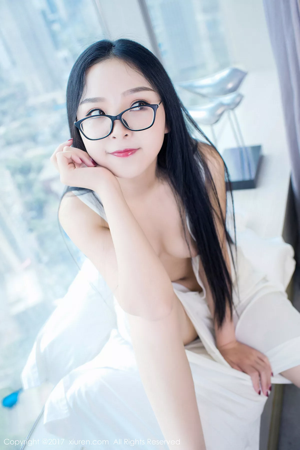 秀人集.com_[XiuRen秀人网]No.772_长发美妞花花李白色深V连身裙+死库水黑丝腿袜性感写真61P