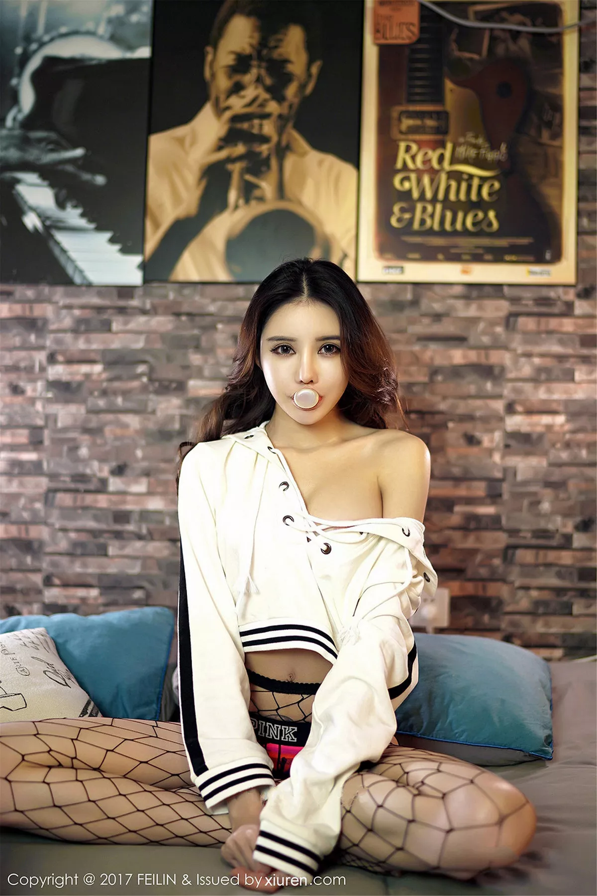 秀人集.com_[FeiLin嗲囡囡]Vol.101_嫩模G干干居家渔网丝袜秀丁字裤诱人马甲线完美诱惑写真42P