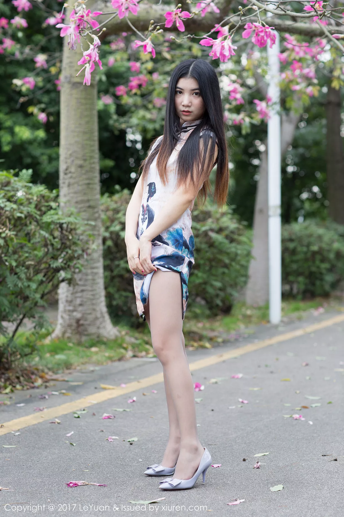 秀人集.com_[LeYuan星乐园]Vol.039_嫩模Winki丝女郎短旗袍+黑短裙黑丝袜系列美腿性感写真85P