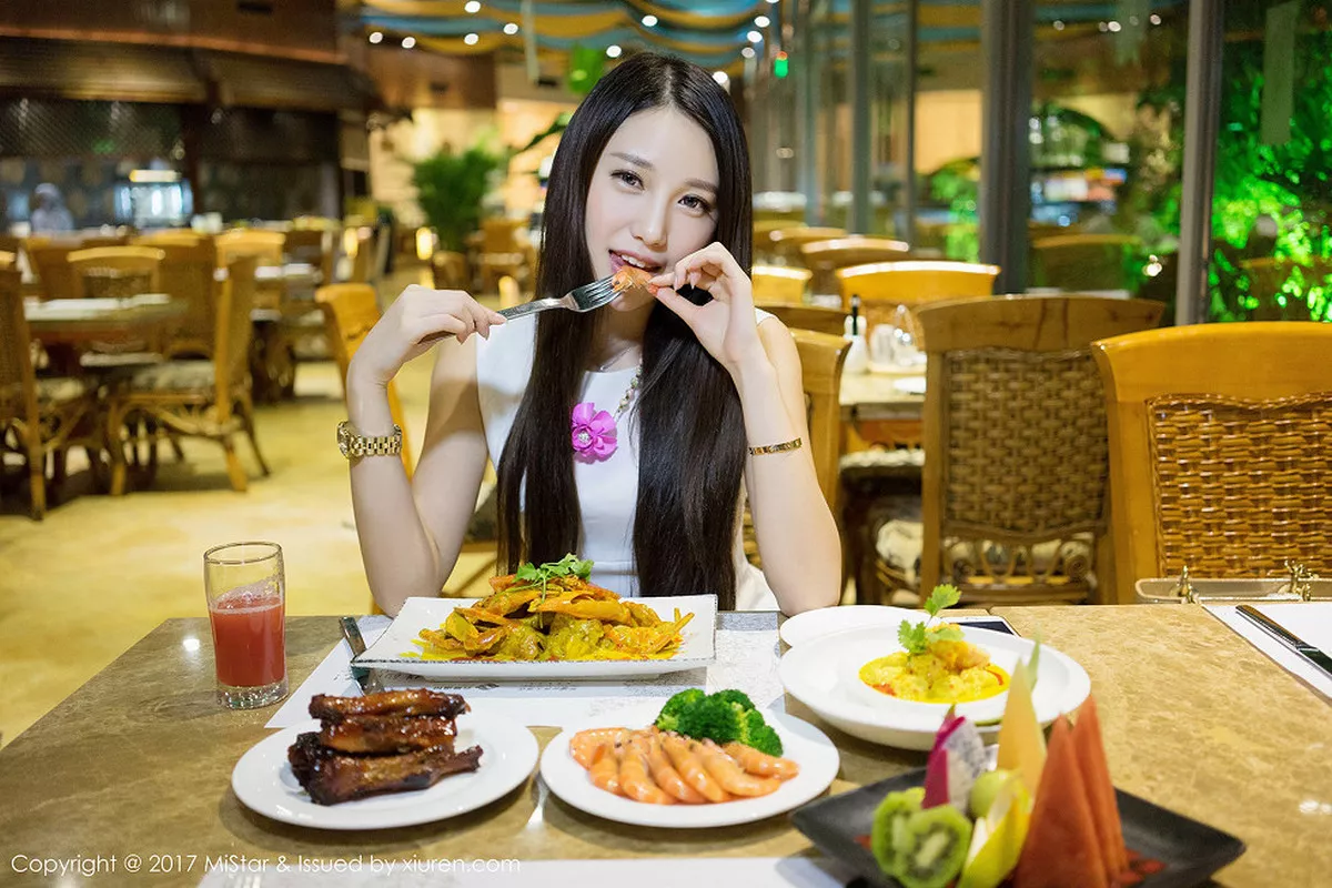 秀人集.com_[MiStar魅妍社]Vol.173_气质女神刘奕宁Lynn丽江旅拍黑色比基尼秀白嫩肌肤性感写真56P