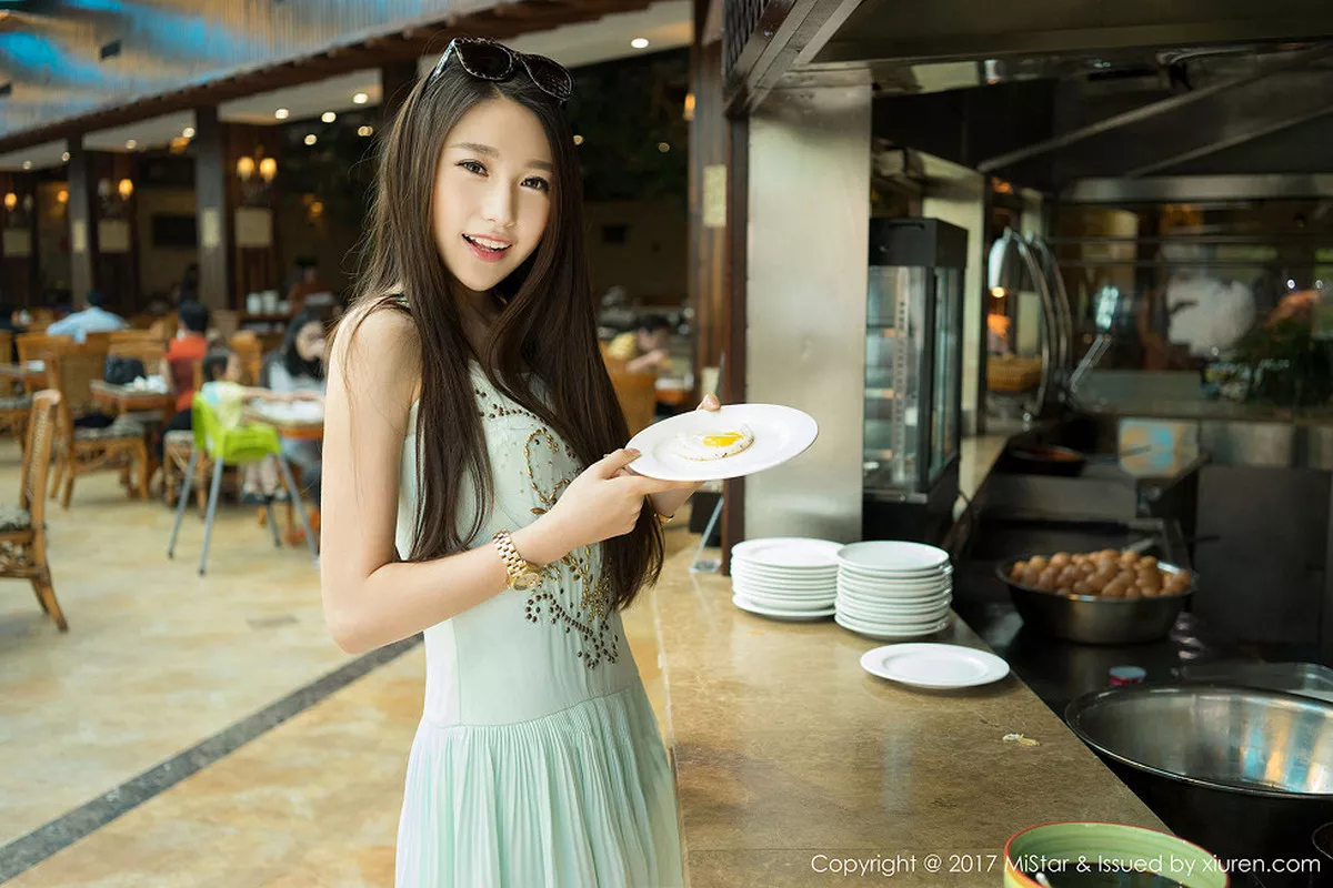 秀人集.com_[MiStar魅妍社]Vol.173_气质女神刘奕宁Lynn丽江旅拍黑色比基尼秀白嫩肌肤性感写真56P