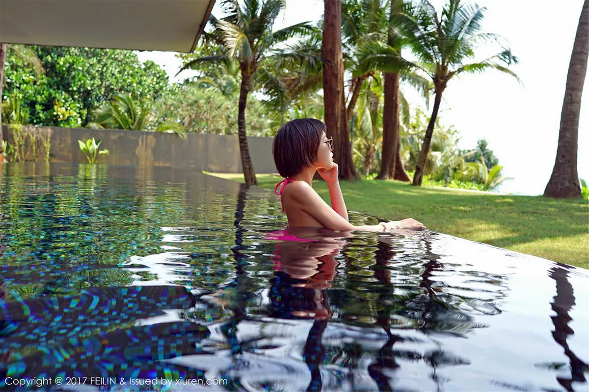 秀人集.com_[FeiLin嗲囡囡]Vol.095_嫩模冯木木LRIS泰国旅拍居家床上黑色蕾丝连体内衣诱惑写真47P