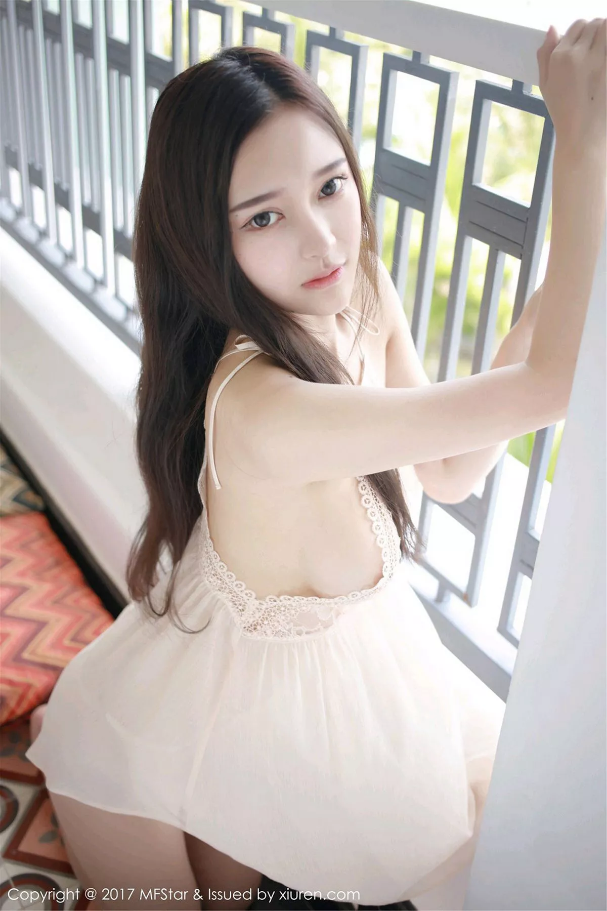 秀人集.com_[MFStar模范学院]Vol.101_女神唐琪儿il心愿旅拍粉嫩蕾丝裙透视秀豪乳诱惑写真51P