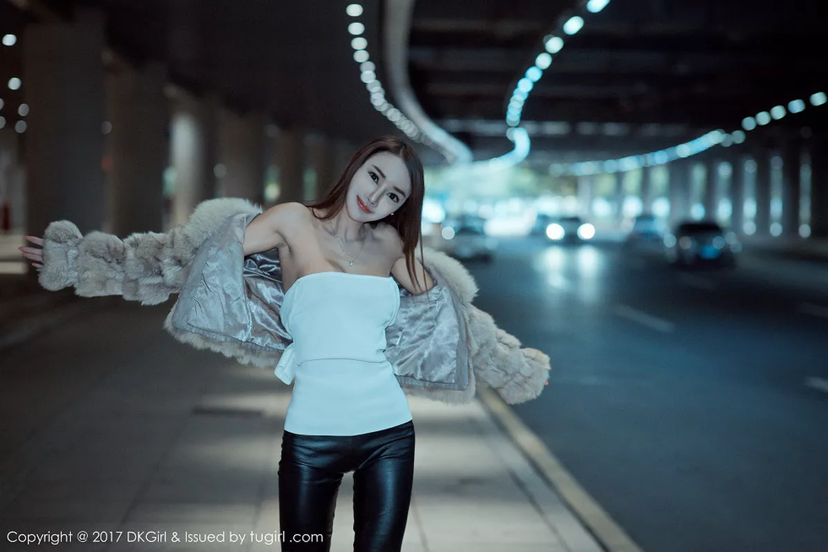 秀人集.com_[DKGirl御女郎]Vol.030_嫩模婕西儿jessie羊城旅拍高挑身材性感内衣秀豪乳写真54P