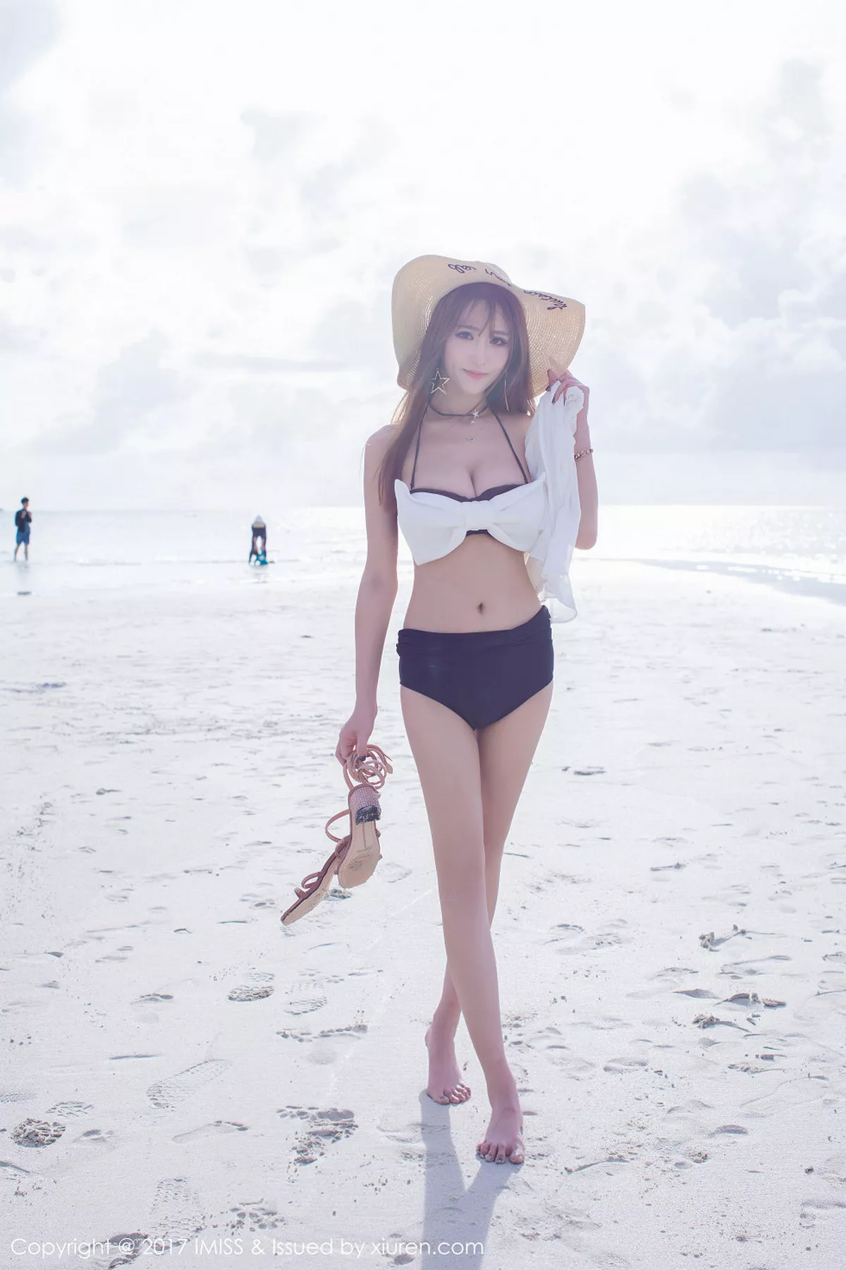 秀人集.com_[IMISS爱蜜社]Vol.179_气质美女妤薇Vivian沙巴旅拍绝美芭比娃娃完美身材写真42P