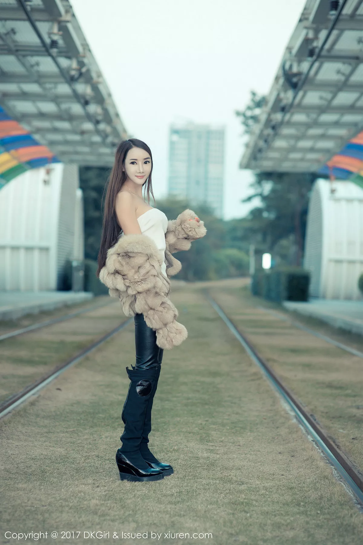 秀人集.com_[DKGirl御女郎]Vol.030_嫩模婕西儿jessie羊城旅拍高挑身材性感内衣秀豪乳写真54P