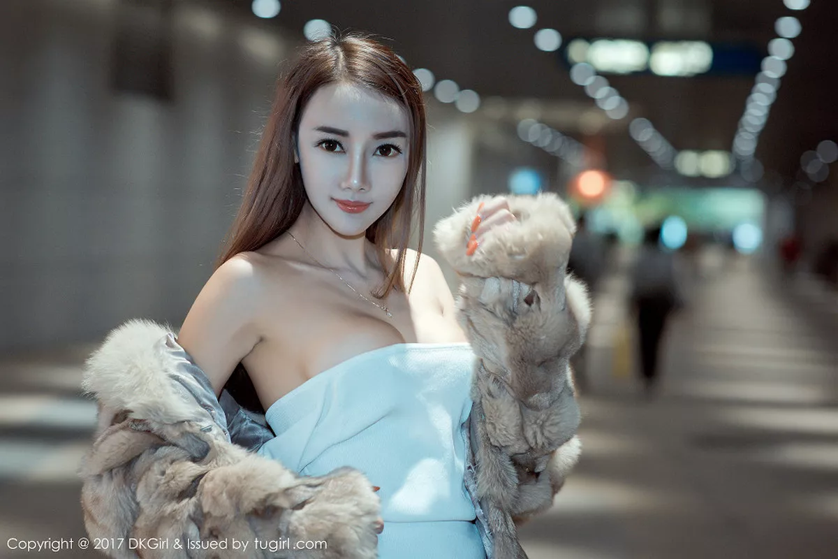 秀人集.com_[DKGirl御女郎]Vol.030_嫩模婕西儿jessie羊城旅拍高挑身材性感内衣秀豪乳写真54P