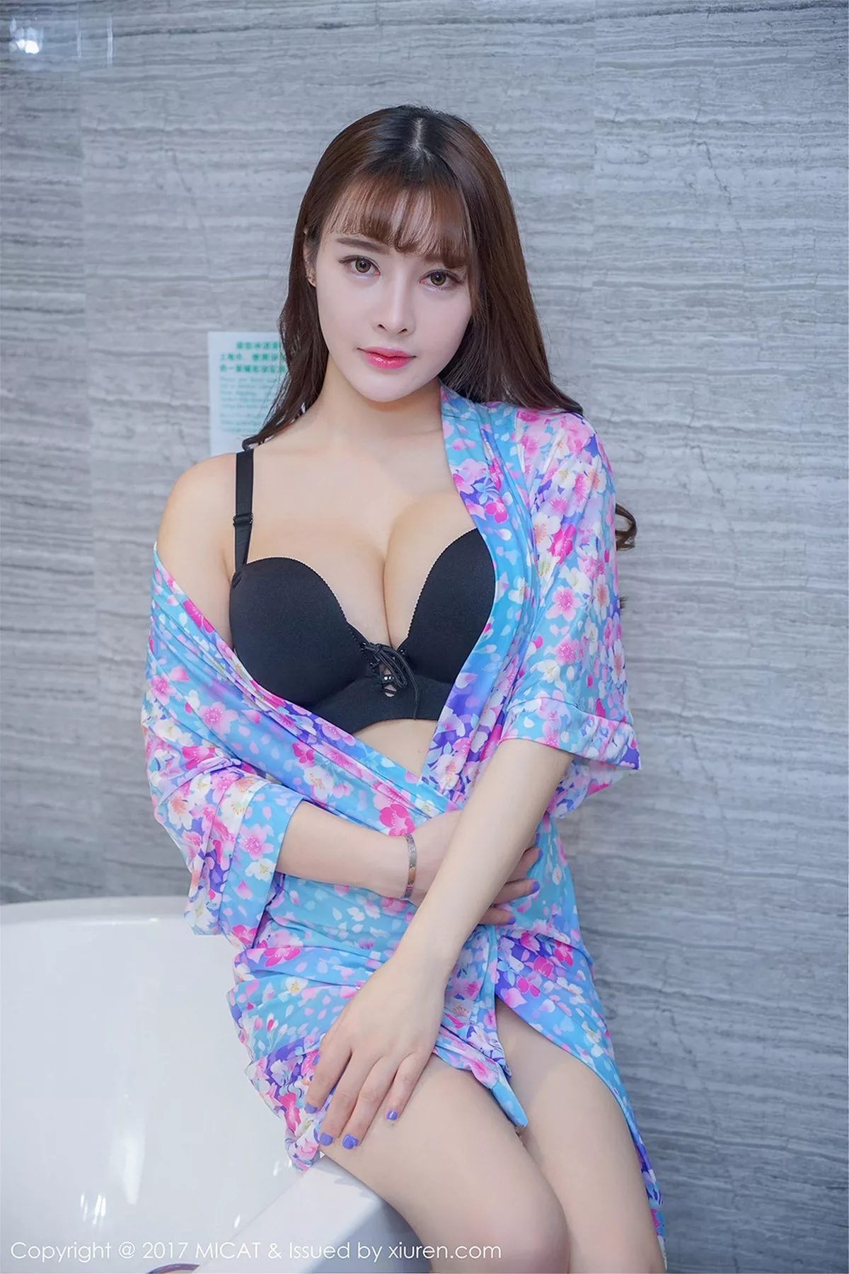 秀人集.com_[MICAT猫萌榜]Vol.019_嫩模雪瑞Lisa白色高叉连体内衣吊带白丝袜火辣诱惑写真52P