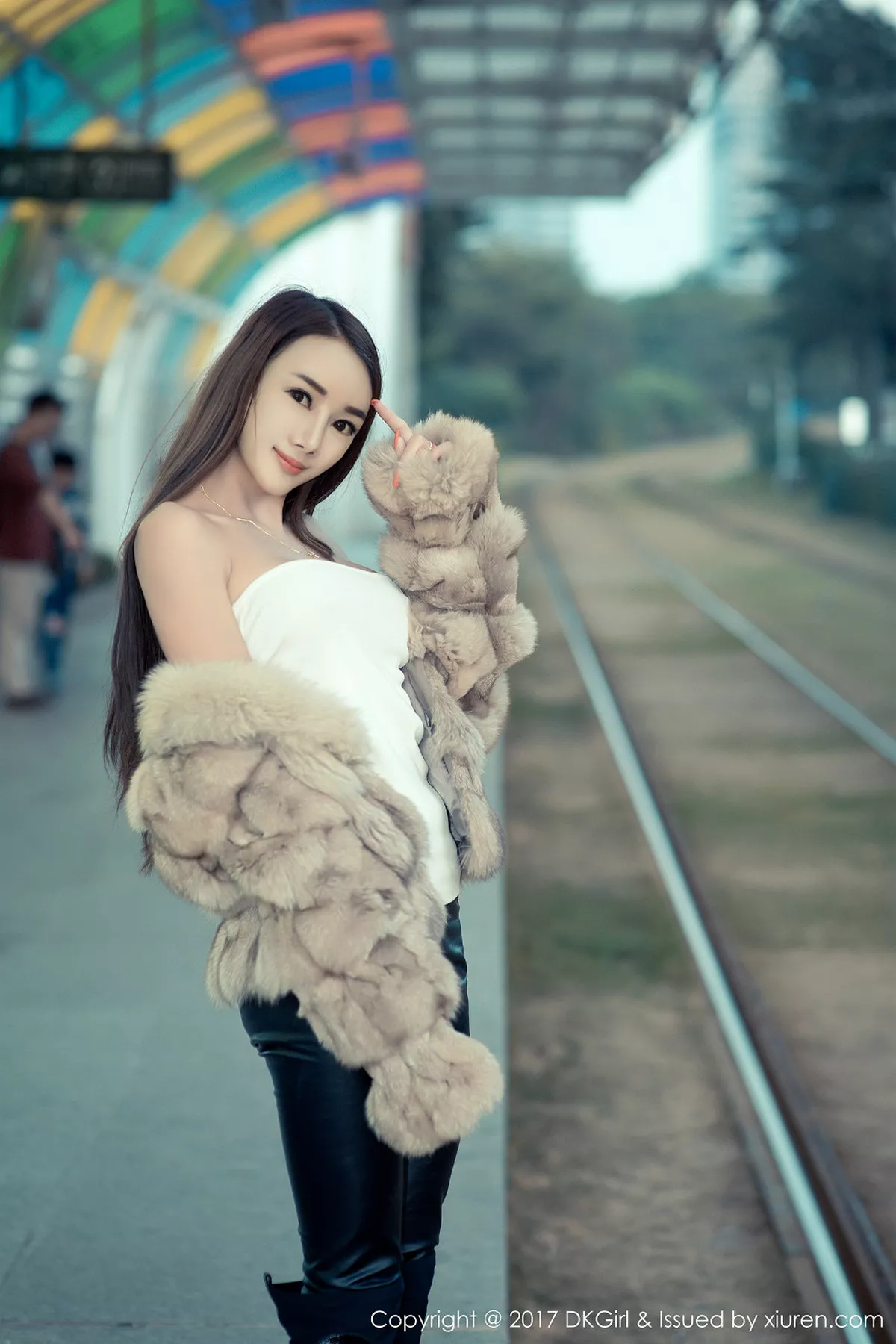 秀人集.com_[DKGirl御女郎]Vol.030_嫩模婕西儿jessie羊城旅拍高挑身材性感内衣秀豪乳写真54P