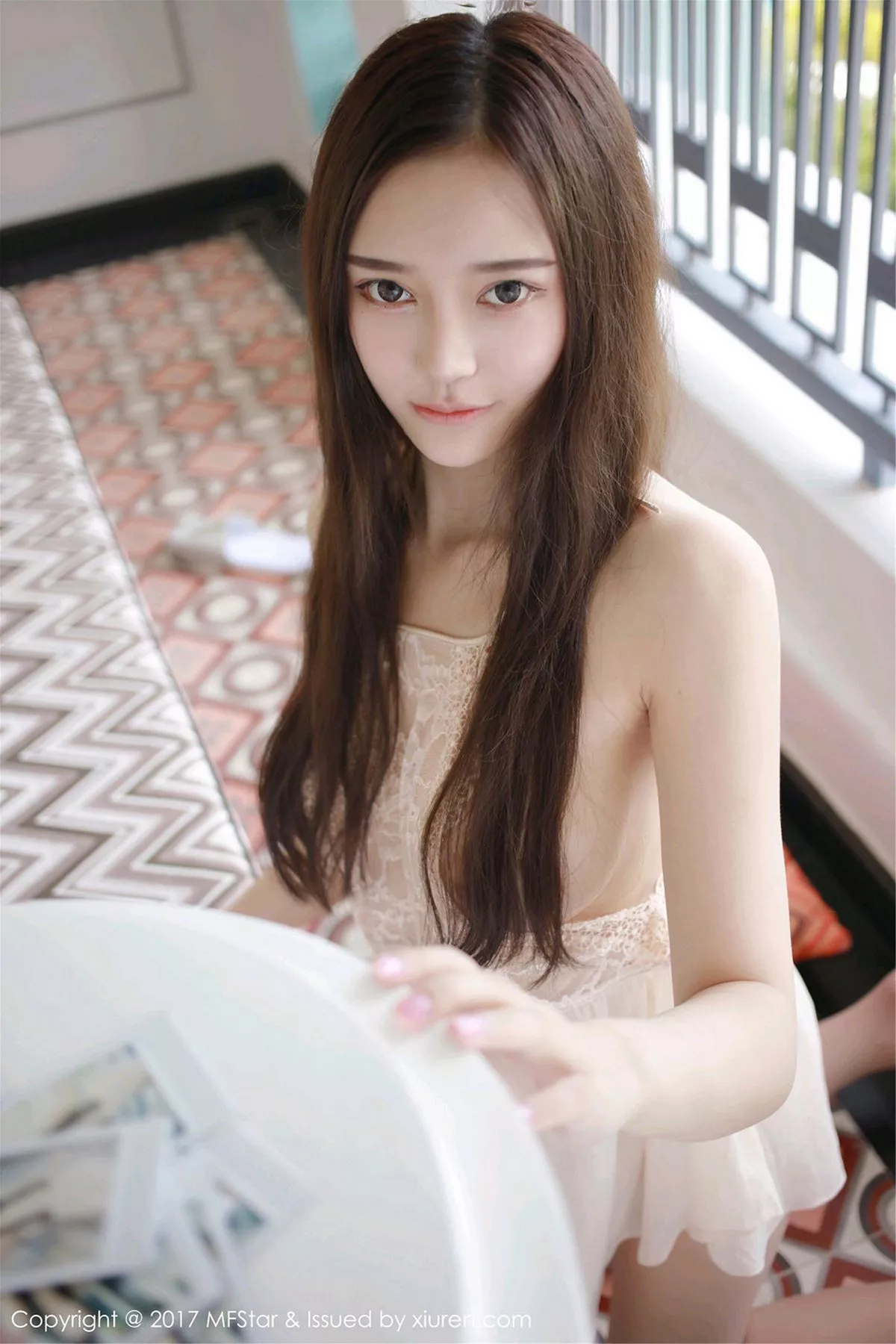 秀人集.com_[MFStar模范学院]Vol.101_女神唐琪儿il心愿旅拍粉嫩蕾丝裙透视秀豪乳诱惑写真51P