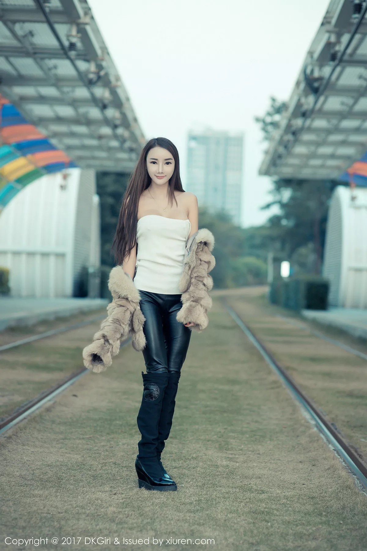 秀人集.com_[DKGirl御女郎]Vol.030_嫩模婕西儿jessie羊城旅拍高挑身材性感内衣秀豪乳写真54P