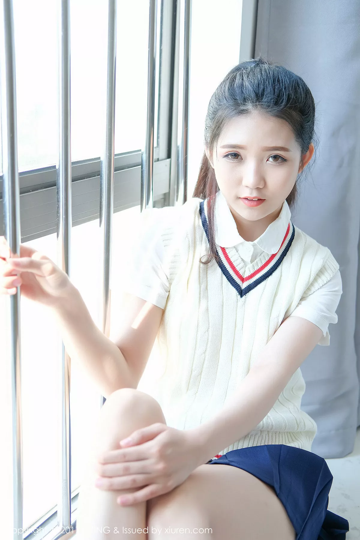 秀人集.com_[UXING优星馆]Vol.056_嫩模可爱的小叶子清纯学生装+居家性感内衣秀美胸写真38P