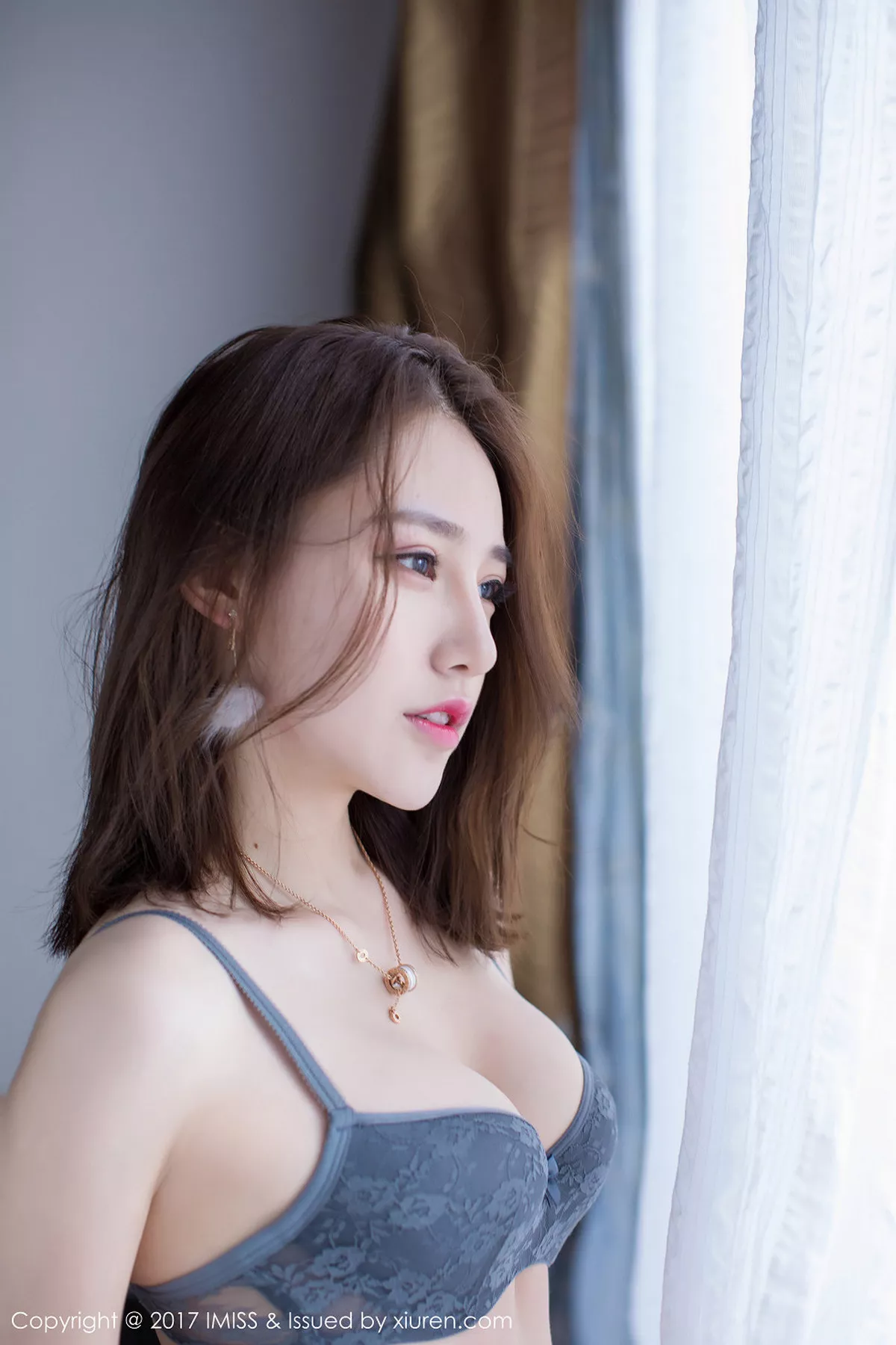 秀人集.com_[IMISS爱蜜社]Vol.186_嫩模刘奕宁Lynn沙巴旅拍半截背心加性感内衣秀完美身材写真35P