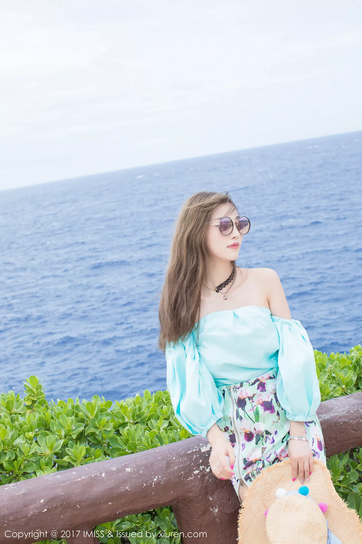 秀人集.com_[IMISS爱蜜社]Vol.185_女神杨晨晨sugar塞班旅拍阳光沙滩清纯服饰秀完美身材写真42P