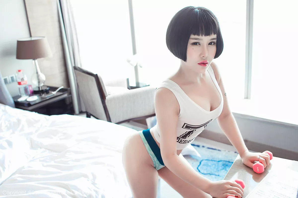 秀人集.com_[XiuRen秀人网]No.794_嫩模佑熙白色连体开胸死库水秀浑圆美乳完美诱惑写真44P