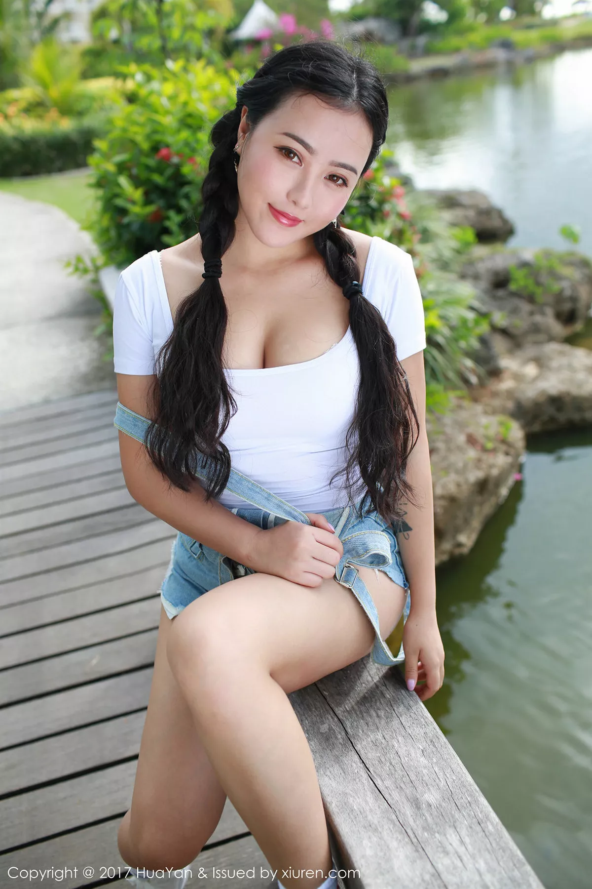 秀人集.com_[HuaYan花の颜]Vol.047_嫩模Manuela玛鲁娜塞班岛旅拍丁字裤秀丰满翘臀诱惑写真46P