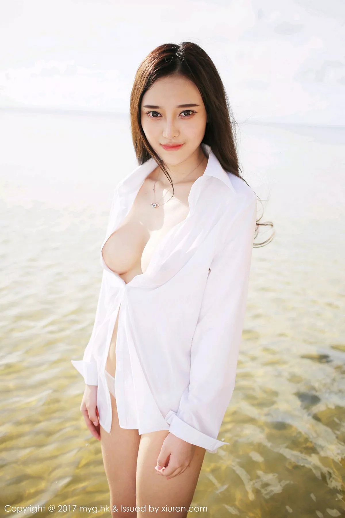 秀人集.com_[MyGirl美媛馆]Vol.259_女神唐琪儿il心愿旅拍海边真空白衬衫秀豪乳诱惑写真60P