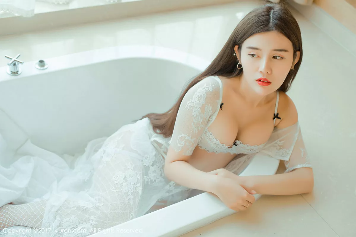 秀人集.com_[XiuRen秀人网]No.813_嫩模兔子NINA居家浴缸里白色蕾丝内衣秀傲人豪乳诱惑写真50P