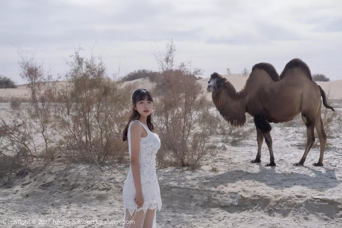 秀人集.com_[Tukmo兔几盟]Vol.103_嫩模球球沙漠之旅军大衣下的白衬衣黑色内衣完美身材写真42P