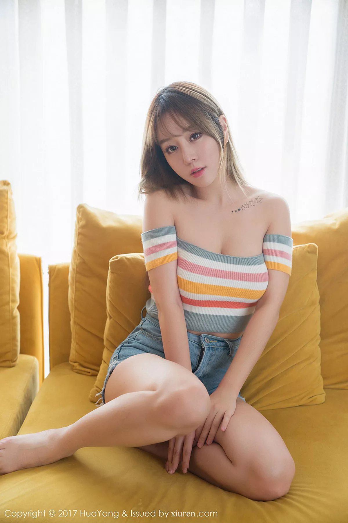 秀人集.com_[HuaYang花漾]Vol.002_嫩模王雨纯居家私房性感护士装真空侧露豪乳撩人诱惑写真45P