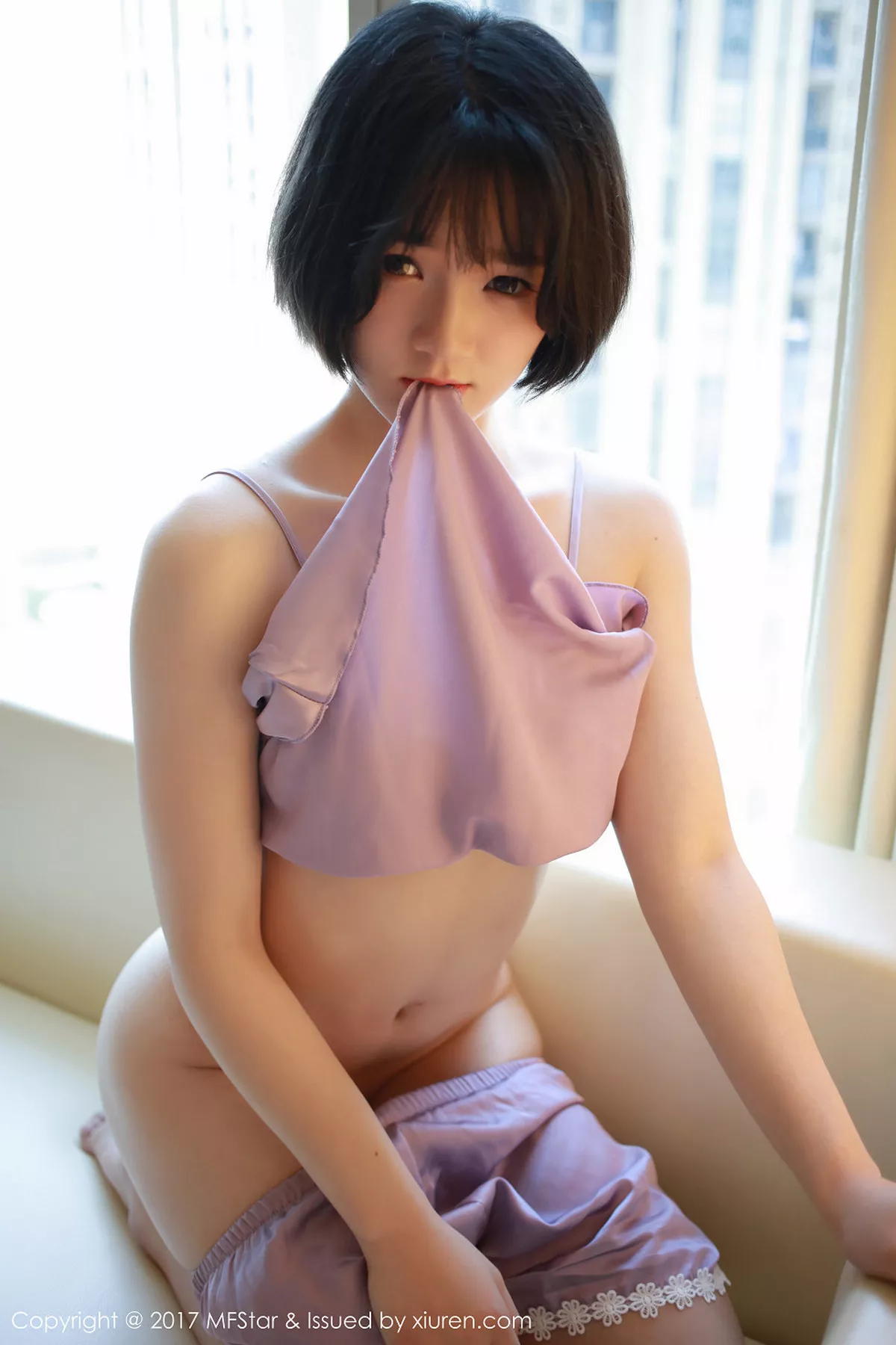 秀人集.com_[MFStar模范学院]Vol.103_嫩模悦爷妖精居家私房吊带睡裙半脱秀豪乳翘臀诱惑写真45P