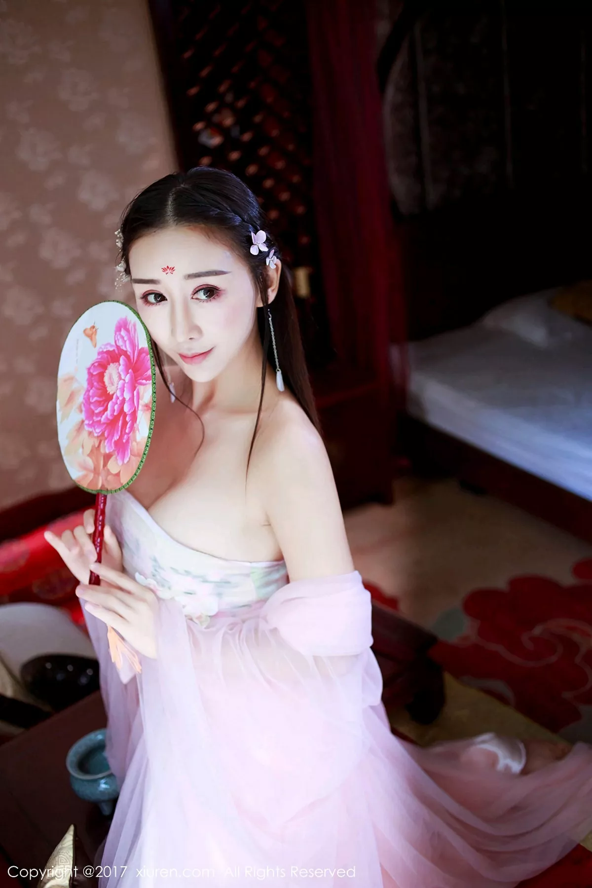 秀人集.com_[XiuRen秀人网]No.804_嫩模邹晶晶古典装粉色薄纱裙半脱血滴子遮点豪乳诱惑写真57P
