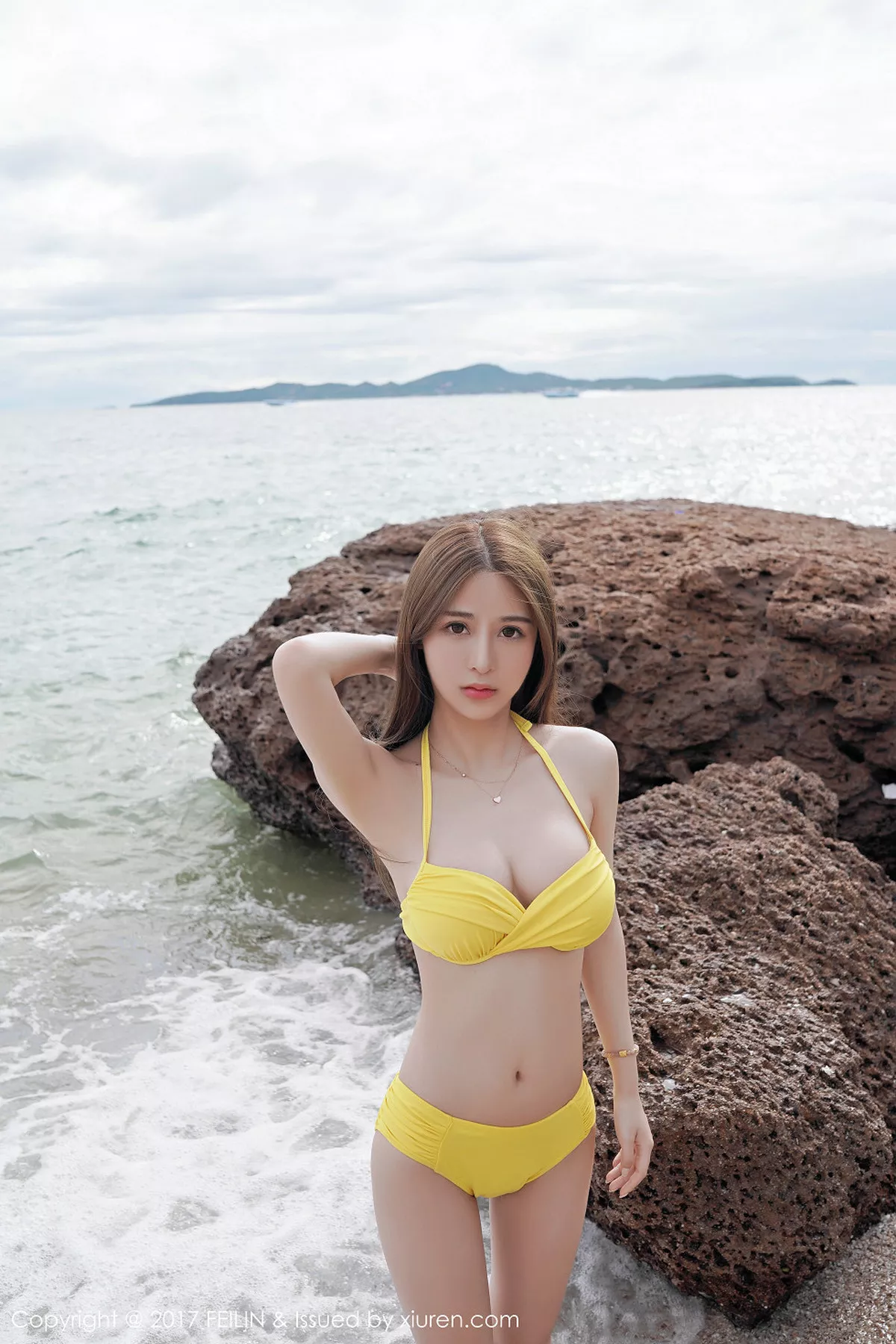 秀人集.com_[FeiLin嗲囡囡]Vol.110_嫩模luna张静燕海边沙滩性感黄色比基尼秀完美身材写真40P