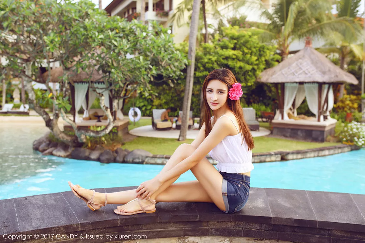 秀人集.com_[Candy糖果画报]Vol.030_混血嫩模伊莉娜巴厘岛旅拍泳池羽毛比基尼秀完美身材写真52P